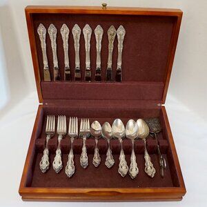 Silverplate Cutlery Service for Eight